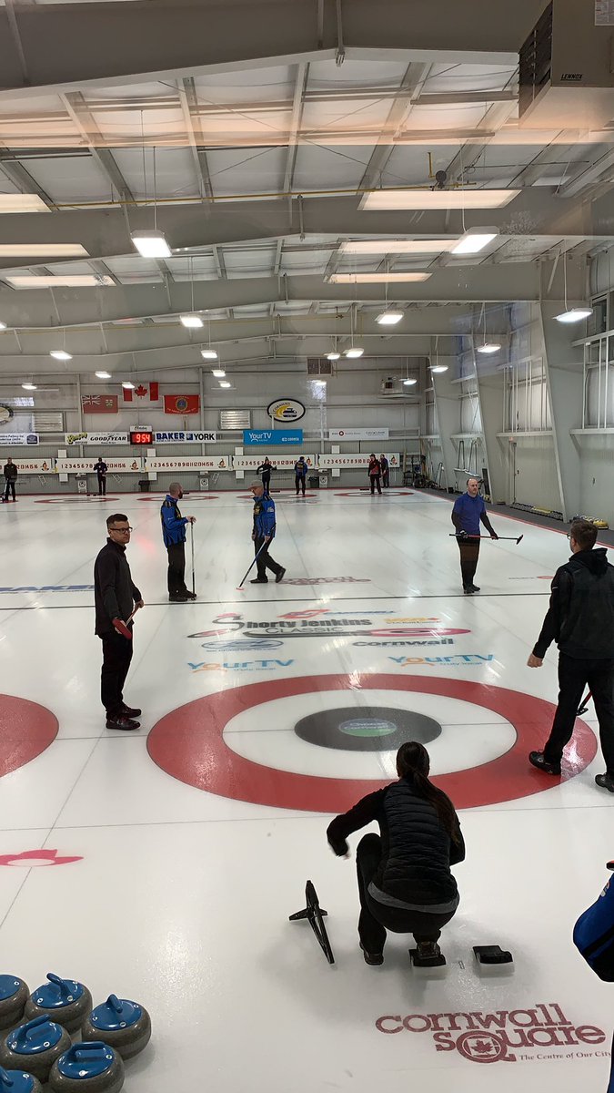 ColtsCurling's tweet image. Play underway here at the @CornwallCurls. 

All teams are on the ice for the first draw.