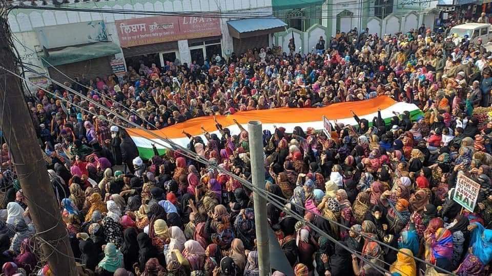faizan0008's tweet photo. Women Protest in Punjab’s Malerkotla against CAA /NRC
#indiadoesnotsupportcaa_nrc_npr
#weagainstcab
@IndiasMuslims https://t.co/hgY7N1JbCh