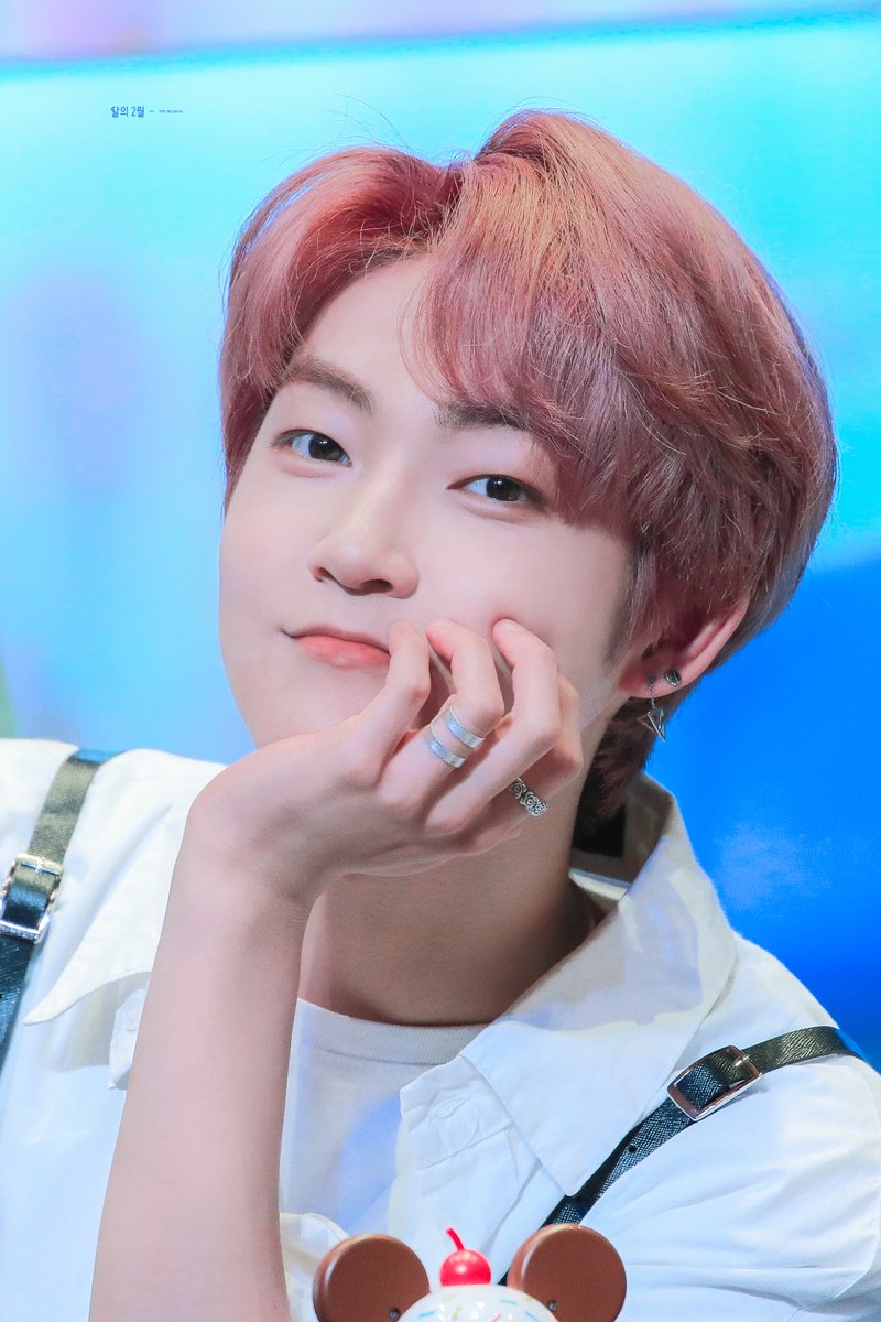 FOT_MOON's tweet photo. 190609
#더보이즈 #THEBOYZ 
#케빈 #KEVIN #문형서 https://t.co/ED04jggwGd
