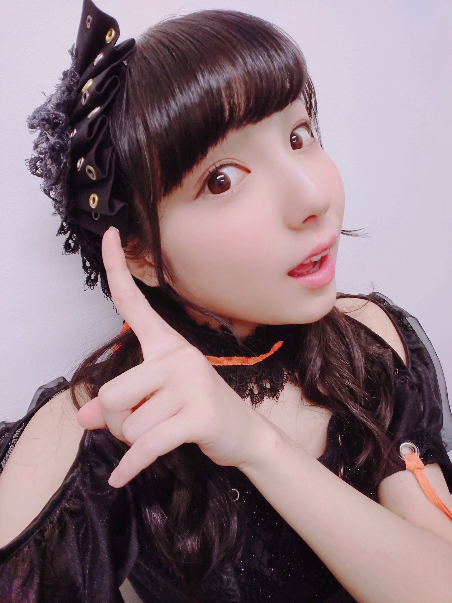 X-এ 鷹村彩花: 