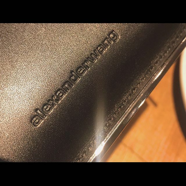 KATARAORYOTA's tweet photo. PERSONAL IMAGES 🤍
#alexanderwang #wang #alexwang #free #freelife #leather #wallet #newyork #manhattan #アレキサンダーワン #ワン #アレックスワン #フリー #フリーライフ #レザー #ウォレット #財布 #ニューヨーク #マンハッタン https://t.co/88zmQzuRHA https://t.co/iFzMs4DFt1