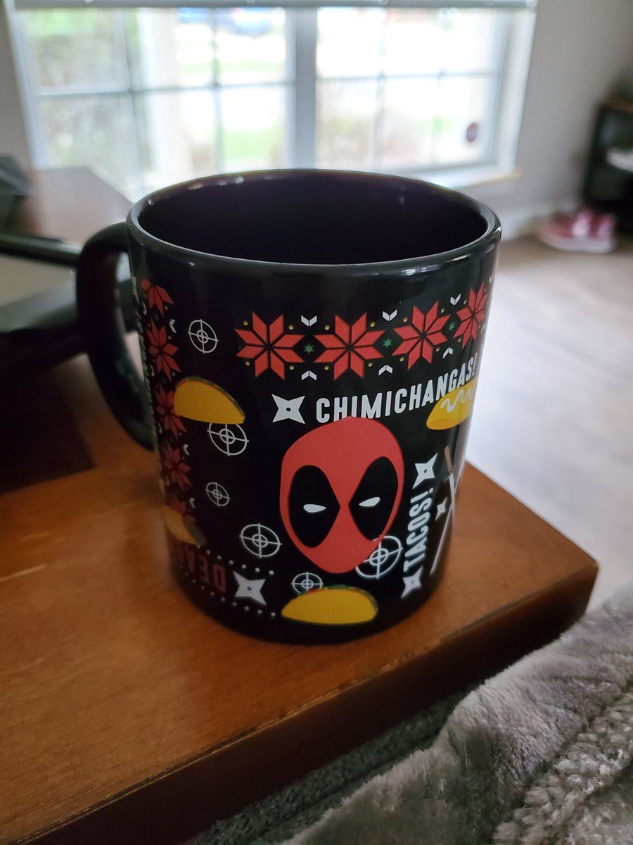 ExFive_'s tweet photo. Best mug ever #dealpool #MARVEL https://t.co/KbS3EYpxZp