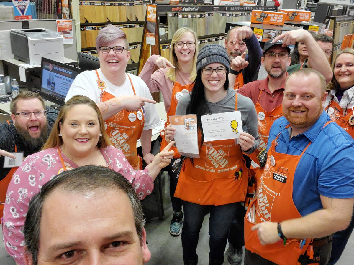 eeeszone's tweet image. Congrats to Christianne sevice desk associate of the month and ltsa!