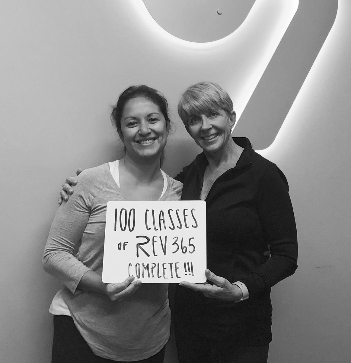 Rev365F's tweet image. Kill them with success and then bury them with a smile!!!  Great job Diana N!!!  💪🔥👏🏆

Another #rev365sugarland member completing #100workouts. 👏👏👏