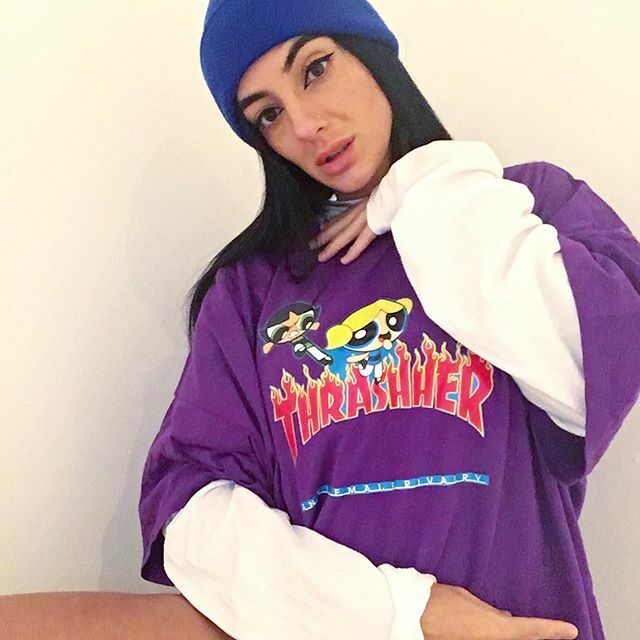 stuffscruff's tweet image. THRASH HER - anti female rivalry. Only positivity 🌹🌹🌹🌹🌹🌹