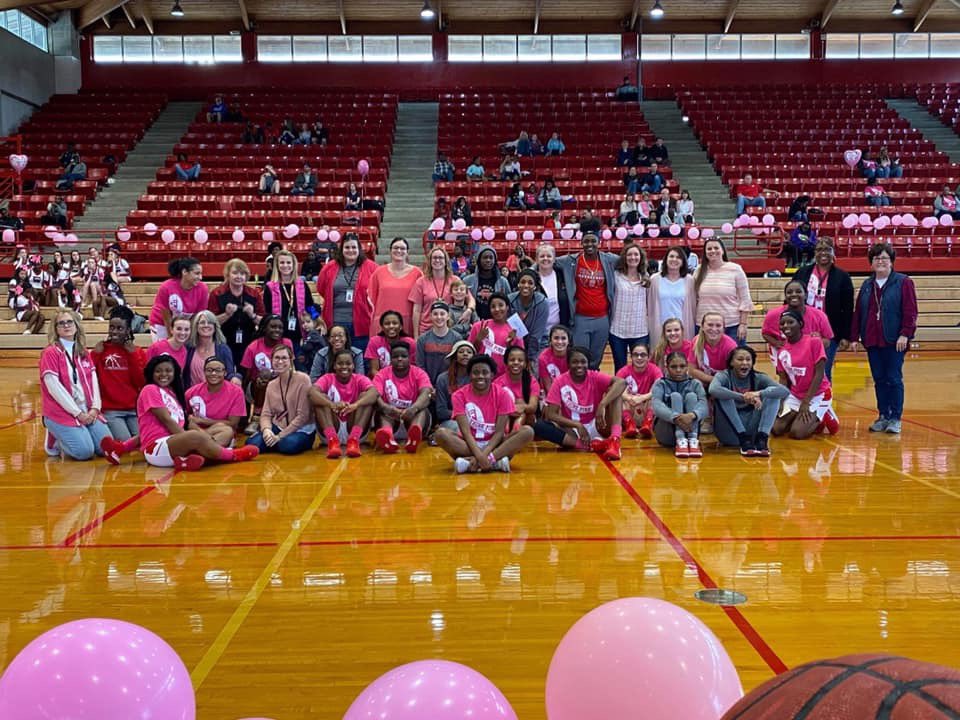 GA_LadyTerrors's tweet photo. Thank you to Glynn Academy Faculty and Staff for providing all our girls with goodie bags every Friday!! Thank you for all your love and support!! The girls really enjoyed the reveal!! #Family #EAT #ThinkPink2020 https://t.co/L0ewqSfmbQ