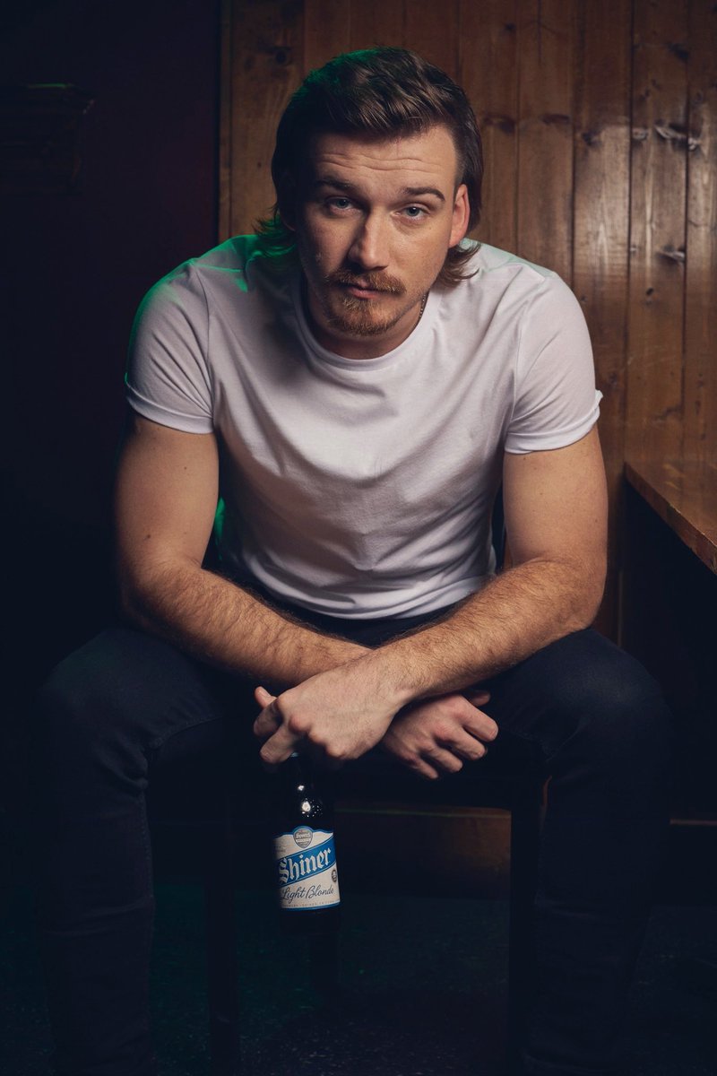 countrysayingss's tweet photo. Pour me another drink 'cause I don't wanna feel a thing... #MorganWallen https://t.co/31QxaNYyfj