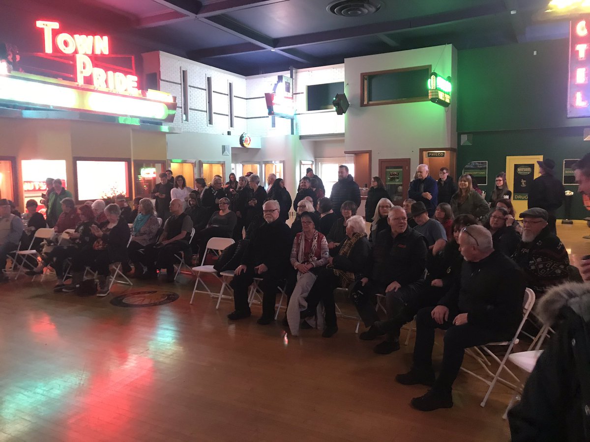 laststopsaloon's tweet photo. @TheJeffBridges @smbizrevolution A vote for #thedalles is a vote for Love!  https://t.co/GWWzGaiTux https://t.co/oZRay5MV6f
