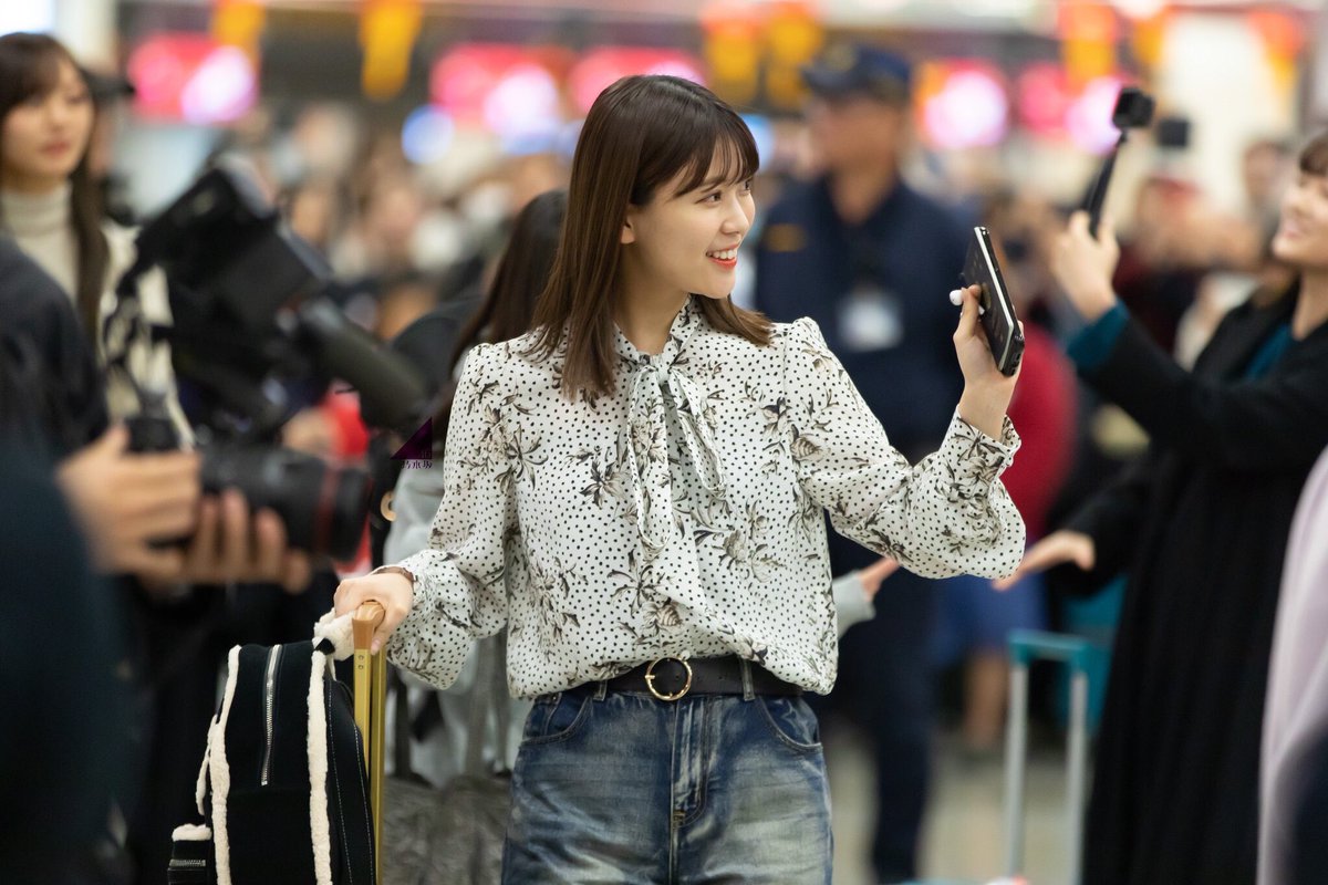 乃木坂46 小川彩 香川 ライブtシャツ 私服 アシンメトリー 生写真