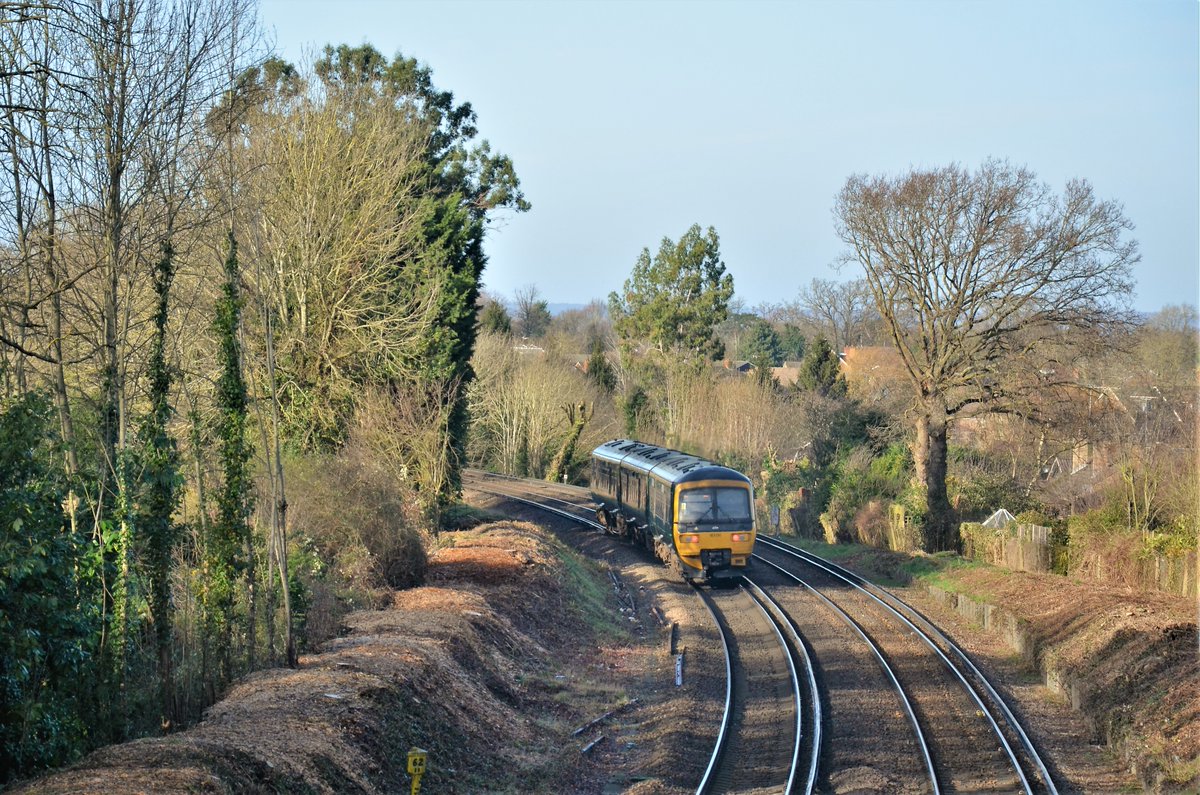 TheRealStavioni's tweet image. Brief, but 18 days in, my first #Rail shots of 2020! 
@GWRHelp 165116 on a Gatwick - Reading, and 
@SW_Help 458525 on a Reading Waterloo, at Wokingham. #Class458 #Class165 #Train #Railway