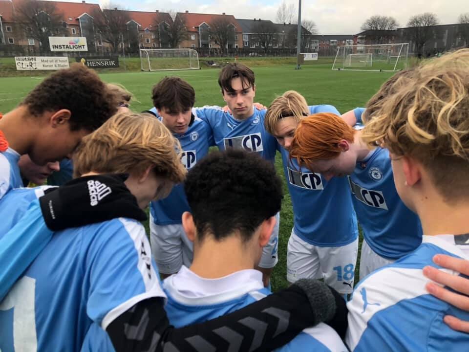 hugoboejemunter's tweet photo. I dag mødte vi vores #u17div kolleger fra @HvidovreIF i vores første træningskamp. Kampen endte 3-1 til os 💪🏼 #RB1906 #eliteungdom (tidl. @FCRoskilde) #mitroskilde #u17 https://t.co/tbe6Smdmuw