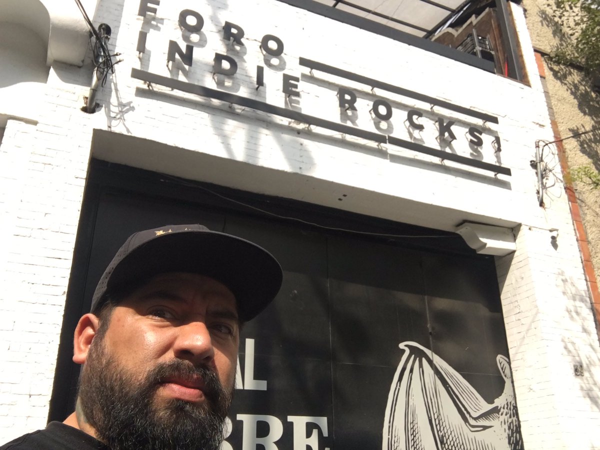 perrocknegro's tweet photo. Hoy andamos en la #CDMX venimos a conocer esta escena y disfrutar el #DoomedToDeath serรก en el @ForoIndierocks https://t.co/9n8TdoUFVd