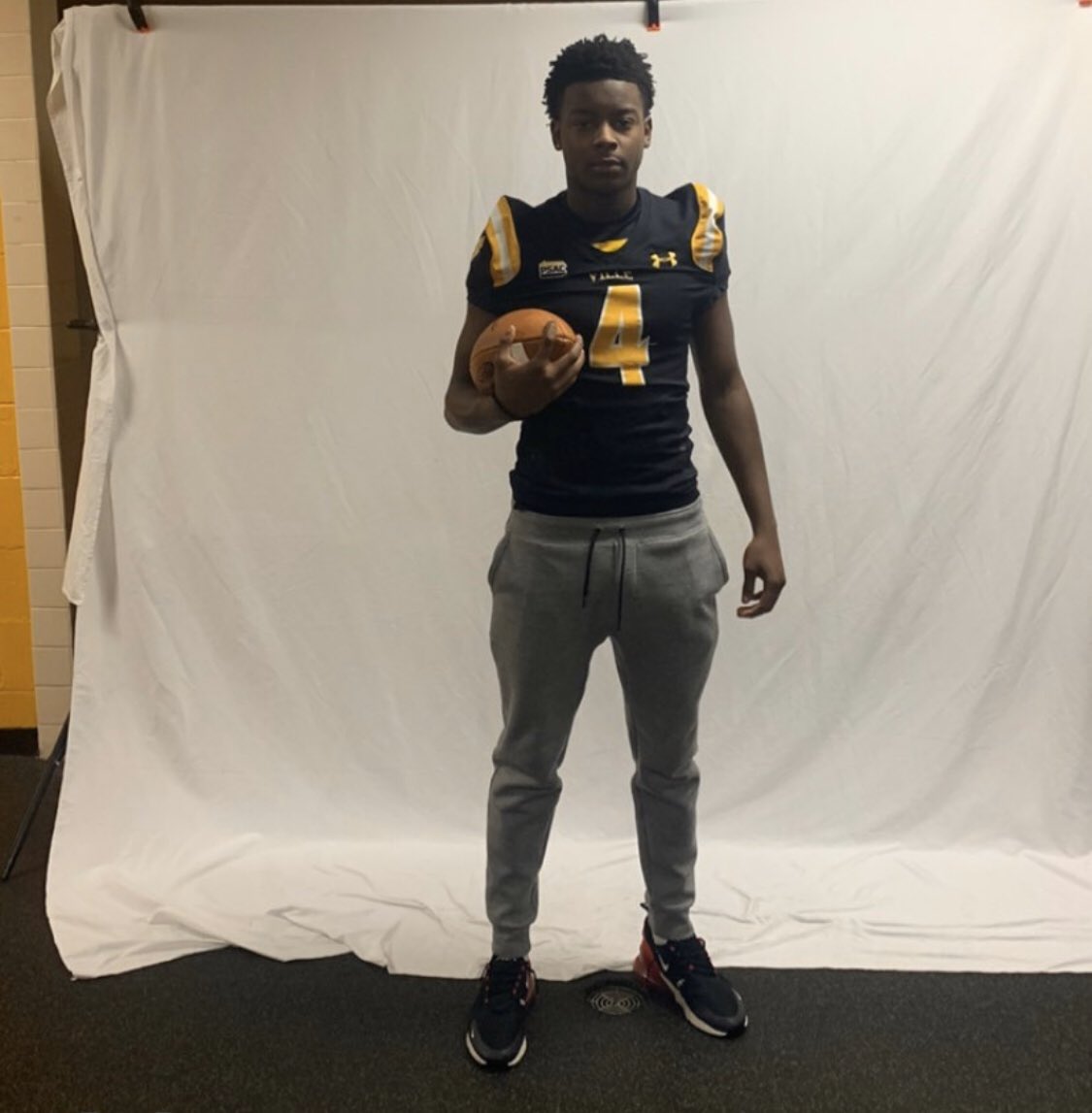 ᴍɪᴅᴅʟᴇᴛᴏᴡɴ ᴄᴀᴠᴀʟɪᴇʀs tweet media