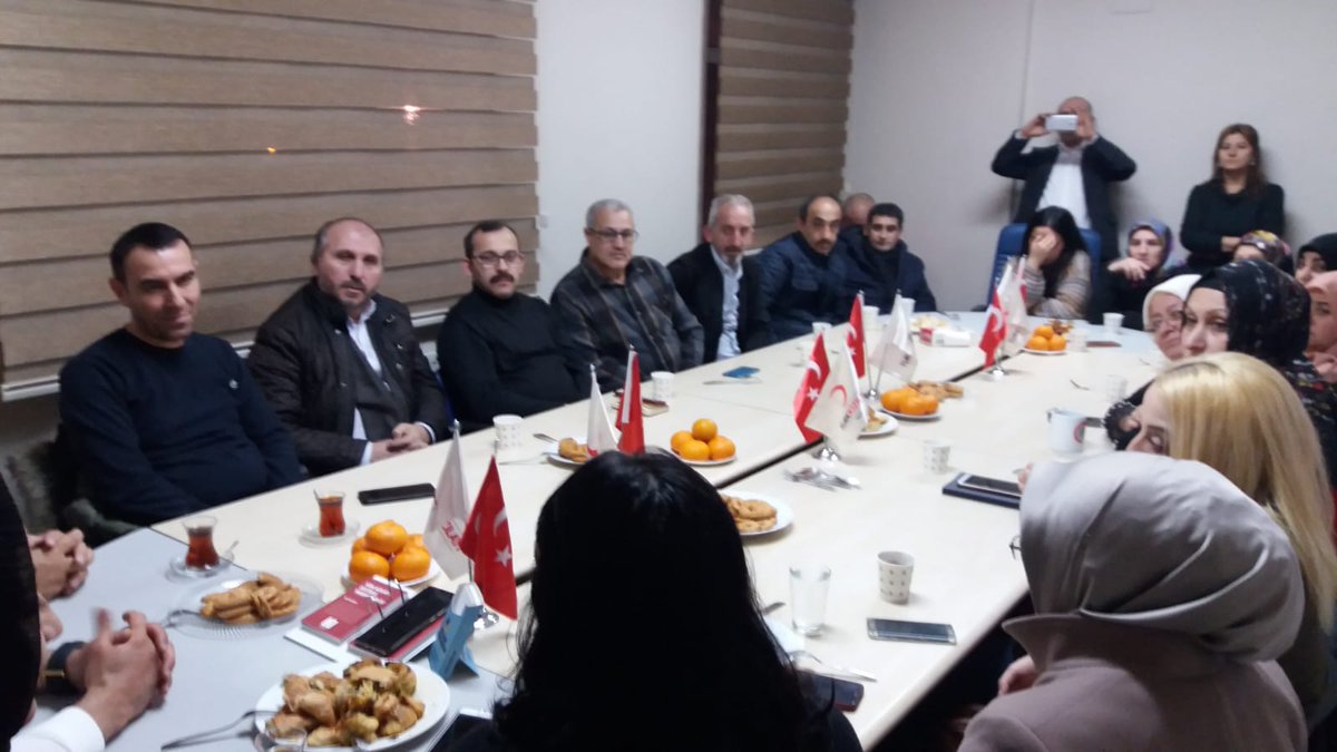 KabarikBirol's tweet photo. Bu akşam Sultangazi Türk Kızılay Şubesi misafiydik. Sivil Toplum Kuruluşları bilinci; sadece tek amaca ve cemiyete değil tüm topluma fayda veren diğer STK’lar ilede birlikte fayda üretmeyi sağlayacak birliktelik amacı gütmelidir.
#ZONDEF
#İSSİDEF
#SULTANGAZİKIZILAY https://t.co/5fBKN3otAu