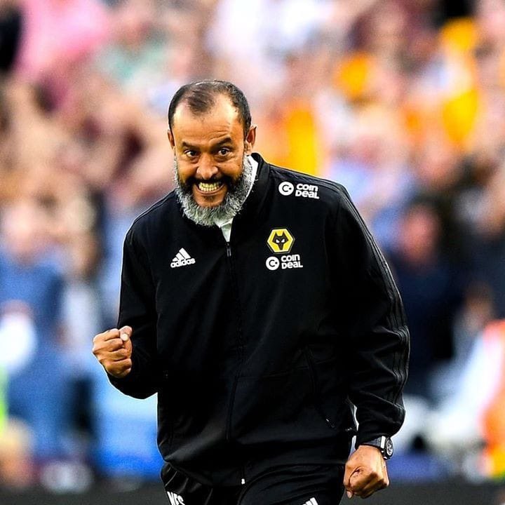 bexsterjp's tweet photo. This is why I love my gold and black army. 🖤🧡🖤 Nuno your our god. #wwfc #WWFC #wolverhamptonwanders https://t.co/IJRFbRmzce