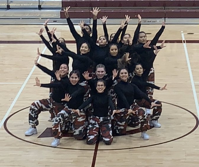 theelginmaroons's tweet photo. Good luck @DanceTeamEHS at South Elgin Dance Competition #MaroonPride https://t.co/moutIx5yXy