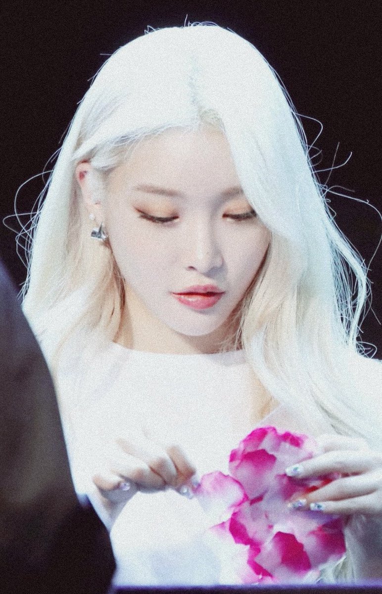 ___whitemxon's tweet photo. [ ❄️ ] 18 / O1 / 2O2O.

         . . . 𝐃𝐨𝐞𝐬𝐧'𝐭 𝗆𝖾𝖺𝗇 𝗍𝗁𝖺𝗍 𝖨'𝗆 𝗀𝗈𝗇𝗇𝖺 𝐥𝐨𝐨𝐤 𝗒𝗈𝗎 𝗂𝗇 𝗍𝗁𝖾 𝐞𝐲𝐞𝐬, 𝗉𝗋𝖾𝗍𝖾𝗇𝖽 𝗍𝗈 𝖻𝖾 𝐬𝐮𝐫𝐩𝐫𝐢𝐬𝐞𝐝 𝖺𝗇𝖽 𝗌𝖺𝗒 «𝐈 𝐥𝐨𝐯𝐞 𝐲𝐨𝐮» 𝖻𝖺𝖼𝗄. https://t.co/hYMvJJIwr6