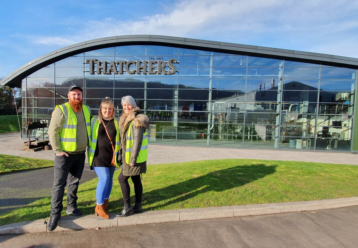 IamClaireDavis's tweet photo. @thatchers_cider really enjoyed our tour today of the factory at Myrtle Farm really interesting lush lunch after in the Railway Inn ๐บ๐ป๐บ birthday treat for Liam and @mollyyelliott #thatcherscider #sandford #railwayinn #myrtlefarm https://t.co/P6kuv8b0y5