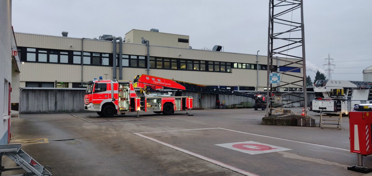 Toffe31's tweet photo. @Sutphenfire #LadderDay https://t.co/Y6DwOEoHCm