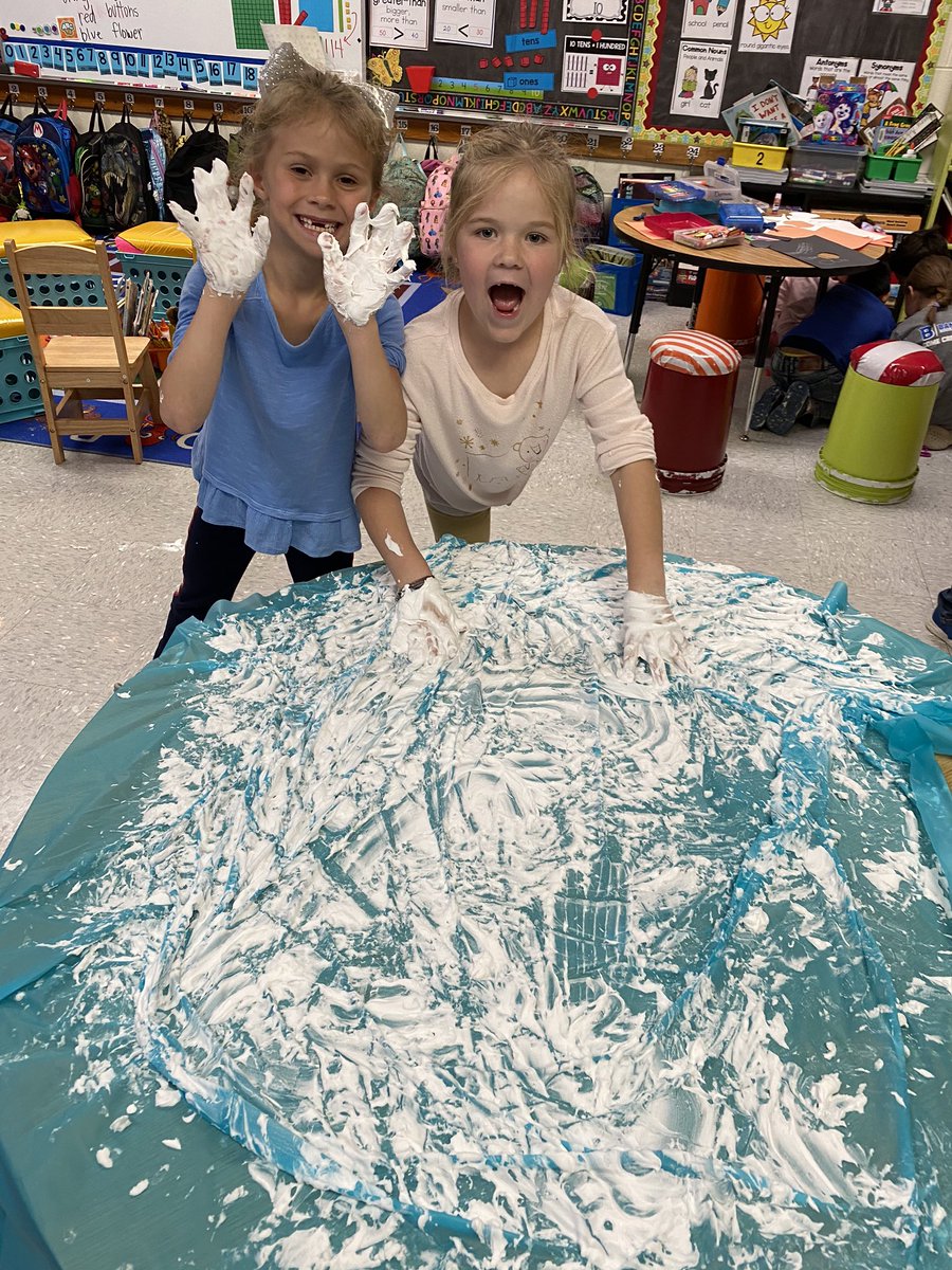 casher_1stgrade's tweet photo. “Snow” much fun during Snow Day with these cute Firsties!  #firstgraderocks #snowday @AesBulldogs https://t.co/M9lZCJTZdt
