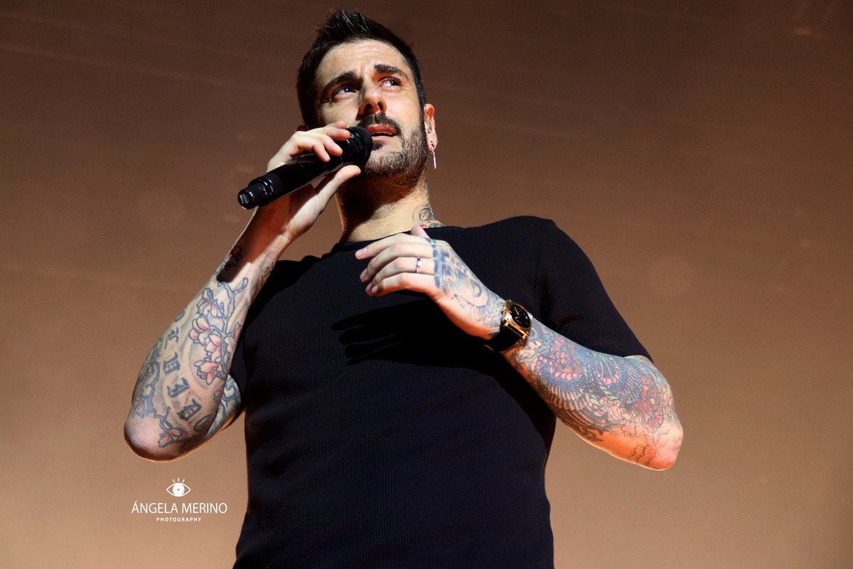 wnotmagazine's tweet photo. 📸 Imágenes del concierto de @MelendiOficial anoche en el WiZink Center, por @Angelamerino_ #MiCuboDeRubik
📎👉 Galería completa: https://t.co/YyXfJZC1mW https://t.co/dQCyPY9oDv