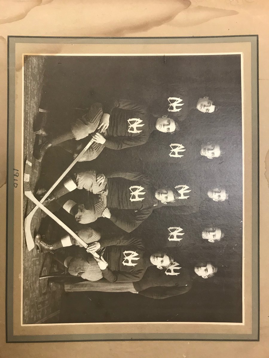 fritch21's tweet photo. 1910 North High School hockey. https://t.co/lJvBbmjNkT