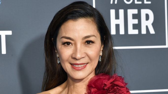 TV NEWS!

#MichelleYeoh has been tapped to narrate Nat Geo’s upcoming special #TheHiddenKingdomsofChina. The two-part special premieres at 9 p.m. Saturday, February 22, on @NatGeoChannel.