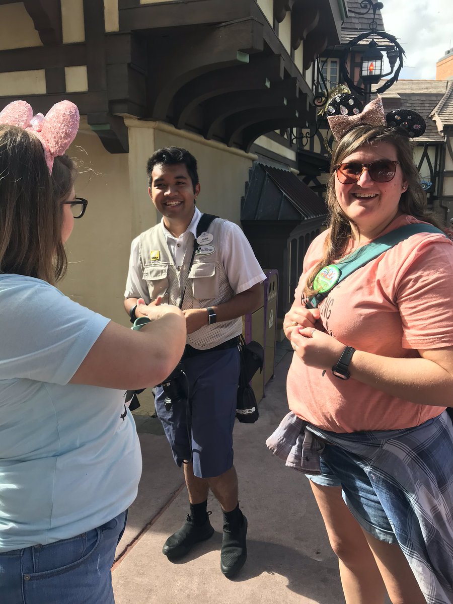 kaleyabb's tweet image. Photopass Adam from Michigan went above and beyond to give my best friend, Victoria, an incredible mini photo shoot regarding her upcoming wedding!! Thank you so much Adam for being so courteous and kind! #CastCompliment @WDWToday