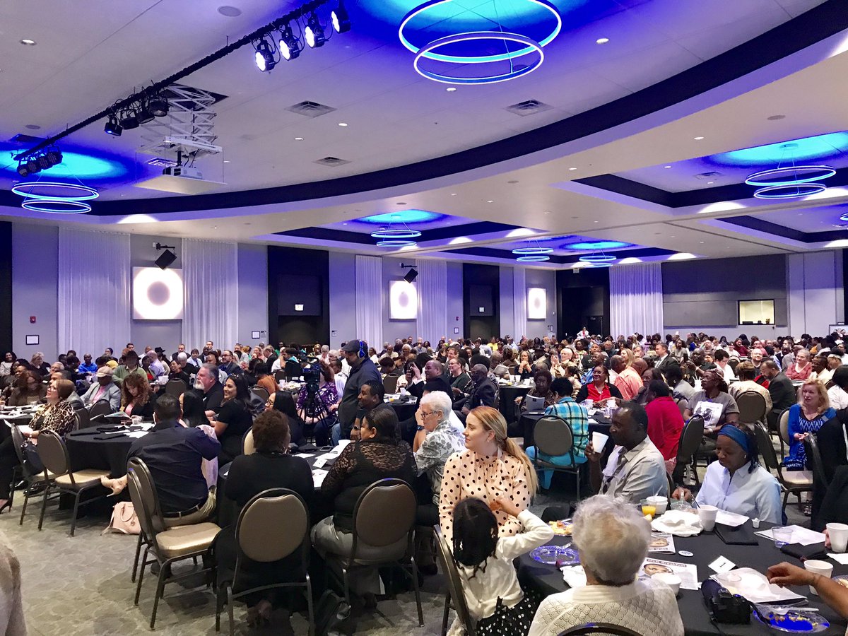 alvesta_lobban's tweet photo. #DHSJROTCStrikeForce Round Two #MLK celebration #TheCenterAtDeltona #DHSJROTCAlwaysLeaningForward #ServingOurCommunity #InFrontOfThemAll #ProudToBeAWolf #ArmyStrong @DHSHappenings @JROTCDeltona @RubenColonVCS @SheriffChitwood https://t.co/0hsBctXWHV