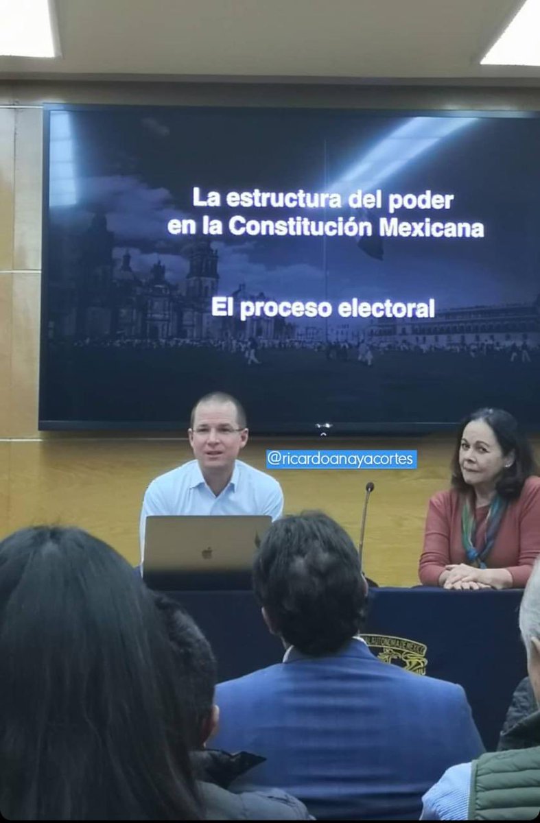 revista_enfila's tweet photo. Reaparece @RicardoAnayaC impartiendo cátedra en Facultad de Ciencias Políticas y Sociales de la @UNAM_FCPyS 

Estaríamos mejor con el ¿a poco no?

(Foto tomada del muro de @RMirandaB ) https://t.co/AaTX6v4RF4