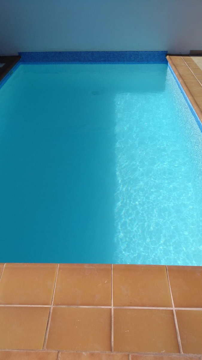 Another angle of the pool since it has been tiled and had it's big clean ☺️