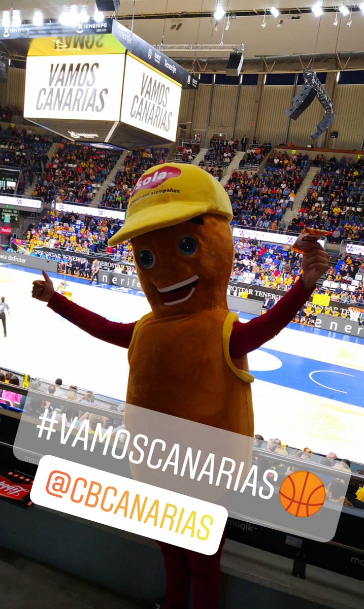 isolafrutosecos's tweet photo. ¡Ya estamos en el Santiago Martín! Y en el descanso, ¡vuelve #IsolaKids!
@CB1939Canarias @MovistarEstu https://t.co/Ri1xf4QL66