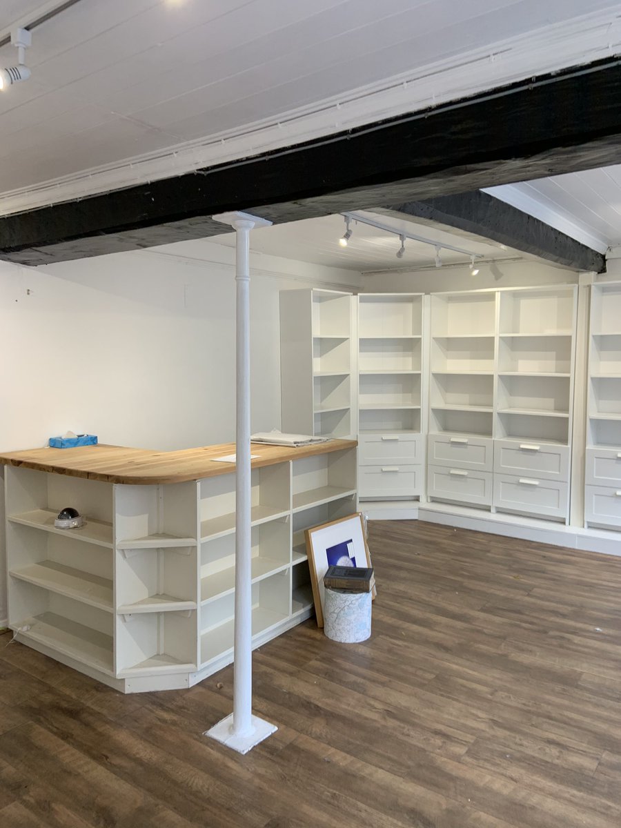 Well that’s a wrap then! We’re overwhelmed by good wishes, cards &amp; gifts. Thank’s so much gorgeous 2bods fans &amp; artists! We’ll really miss everyone calling in for chats 😔Thank you for everything, Right then 1 more thing left to do today @thechequeredflag! Get em in Bert 😂🥂🍻♥️