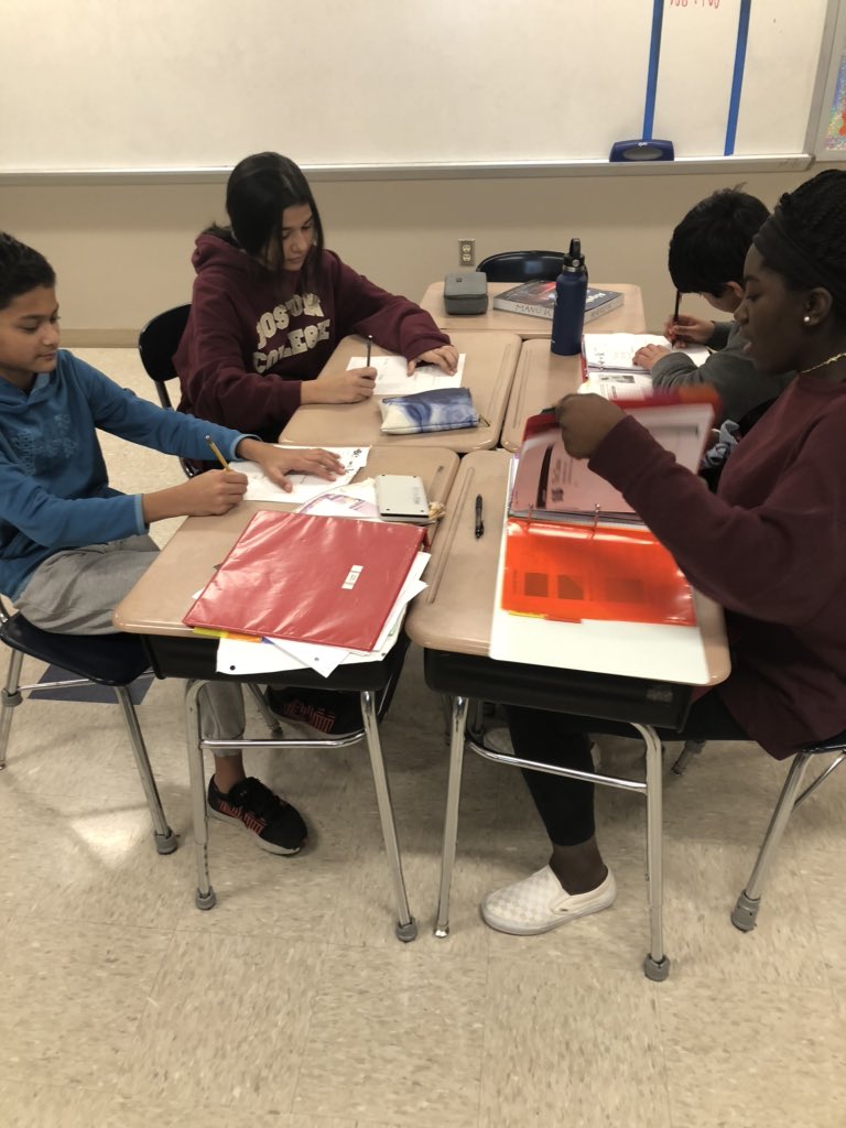 wcsSMSamym1's tweet photo. 🌅 Mr. Cole’s math class working on some bellwork as class began. 
🔸🔷@wcsSMS 🔷🔸 @WCSedu https://t.co/lY8yFn3Tdq