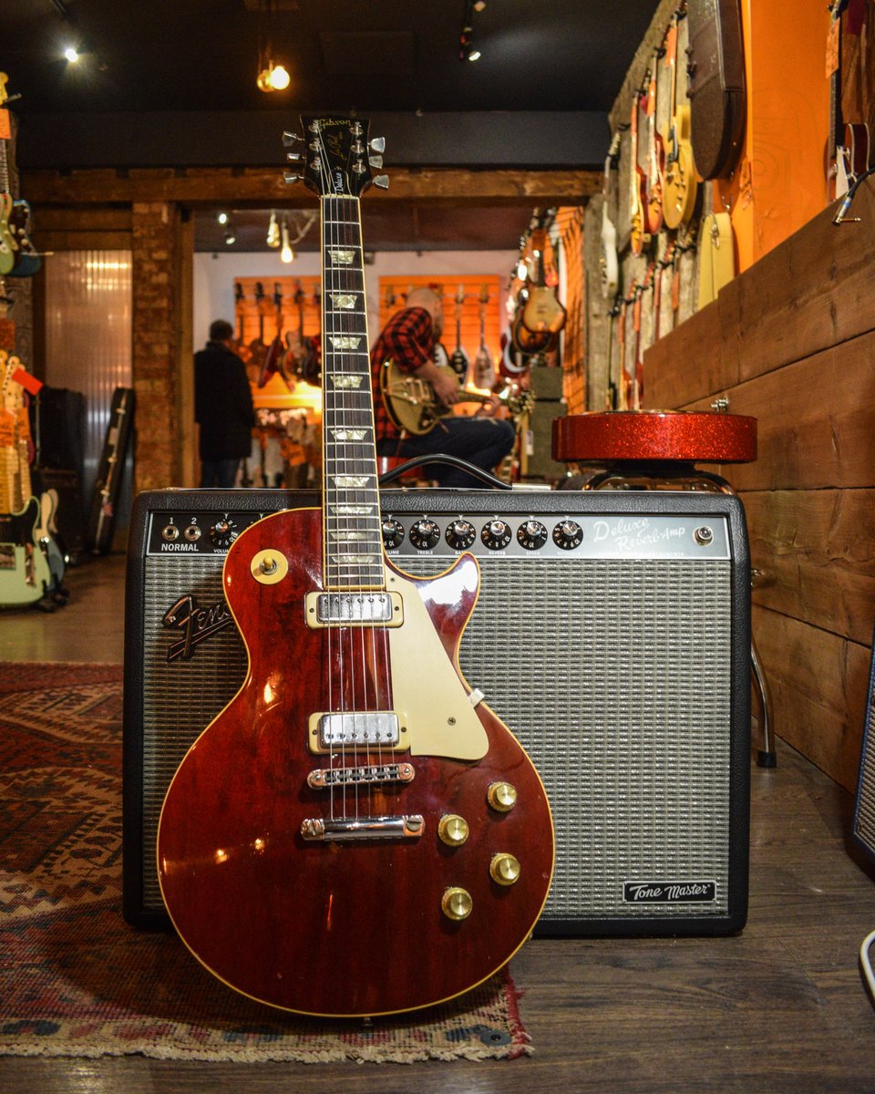 A great example of a mid-'70s Gibson Les Paul Deluxe! 
Available at Wunjo's today!
.
.
#wunjoguitars #wunjo #wunjoelectrics #wunjoacoustics #vintageguitar #denmarkstreet #denmarkstreetlondon  #londonguitars #londonvintageguitars