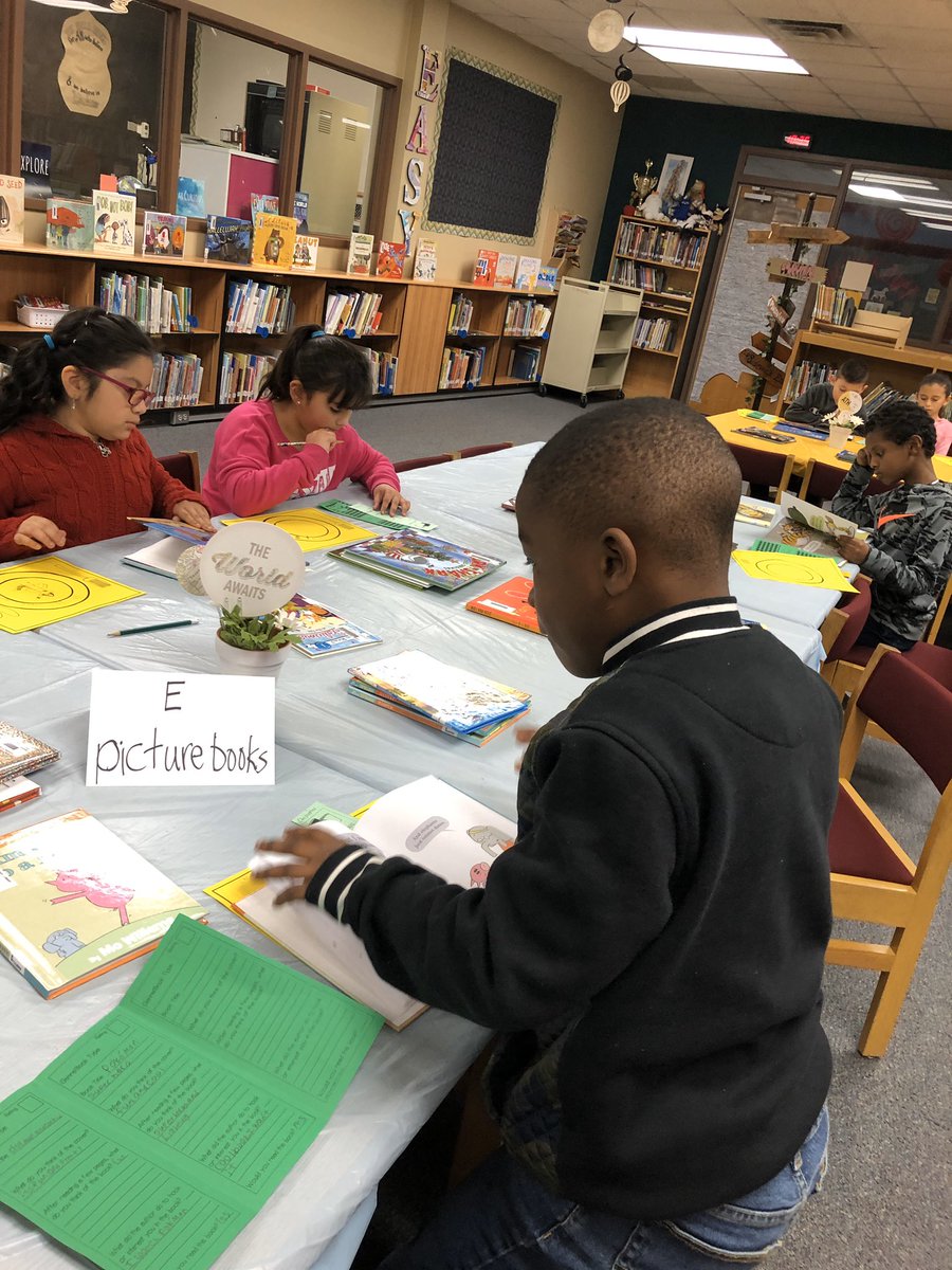 barbiejmom's tweet photo. Checking out new library books at the book tasting. ๐โค๏ธ #pirrunglibrary #pirrunginspires #mesqlibraries https://t.co/SB2OMX9RiN