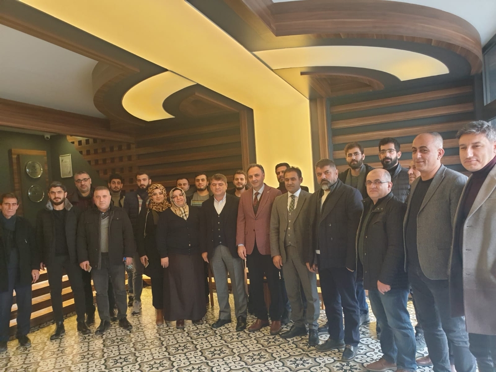 Asriad buluşmalarında bu ay Dicle Kalkınma Ajansı Genel Sekreteri Sn. Yılmaz Altındağ’ı ağırladık.

Yaptığı faydalı sunumlarla Dika’nın bölge kalkınmasına dönük faaliyetleri hakkında bizleri bilgilendirdiği için #Asriad ailesi olarak kendisine teşekkür ediyoruz.
@DiKA_DicleKA