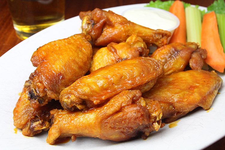 ShoppersMHT's tweet photo. Buffalo wings with just the right amount of oomph to warm you up this weekend! Come hang out with us before @PBR over at @SNHUArena_NH! #shoppersmht #bullriding #beacowboy #beer #wings #weekenfun #wehavefunhere https://t.co/Gzp4pLHDq4