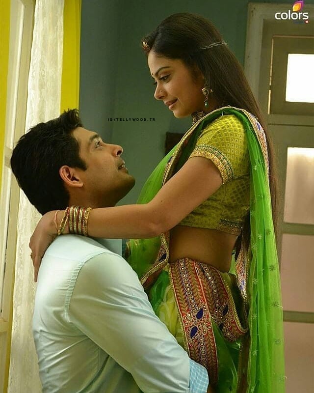 love_4_sid's tweet photo. This is the daily soap where i saw #ChartbusterSid for the first time...and i know how entire India fell in love with his character....
And one of the best tv jodis of dat time..something dat was less spoken of ... https://t.co/YEO7I7SutR