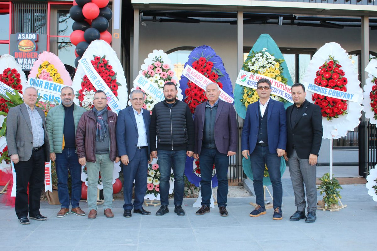 HidayetGLTEKN's tweet photo. Özpınarların son projesi #CASABA da
Mr. Asado Burger'in açılışı Kepez Belediye Başkanı Hakan Tütüncü ve Gürkan Şef'in katılımlarıyla açıldı.
Hayırlı ve uğurlu olsun.
#casaba #özpinarlar #likyaajans #antalyaotobusreklamları #ajanslikya https://t.co/mXpqNPcEVo