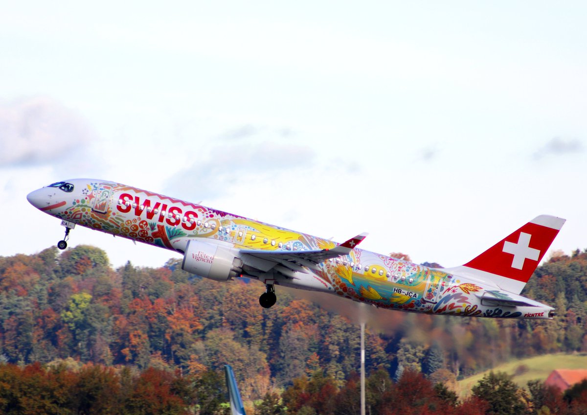 Alex_Avanti's tweet photo. Fotografiert in Zürich, wunderschön :)
#planespotter #planespotting #start #flughafen #zürich #AirbusA220 #Airbus #a220 #Flugzeugfotografie #Hobbyfotograf #flyingart #swissa220 #flyswiss #sonderlackierung #takeoff #zrh https://t.co/Qji7sFuUKj