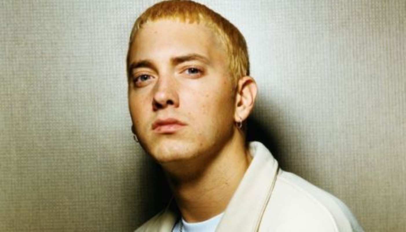 Eminem, també conegut com Slim Shady, és un famos raper nascut a St. Joseph