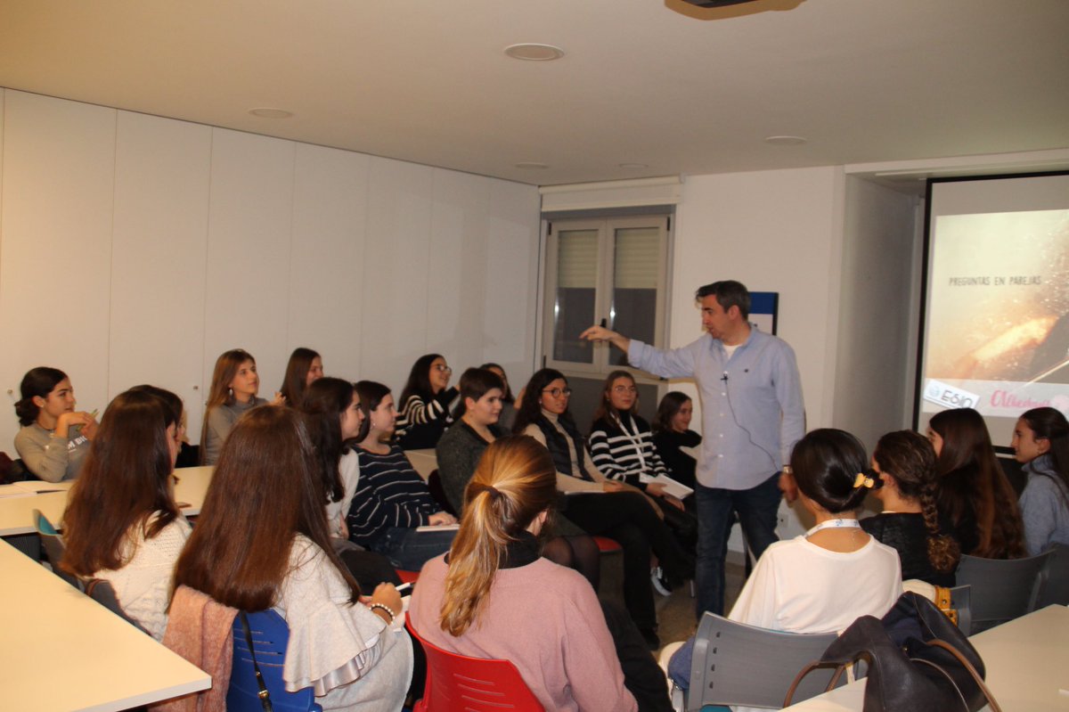 Albedayaac's tweet photo. Comienza la 4ª sesión de #LeaderCode a cargo de @pedrovifuentes sobre talento, compromiso, pasión y futuro 💡con @fase_fundacion https://t.co/JJIKQBgNCA