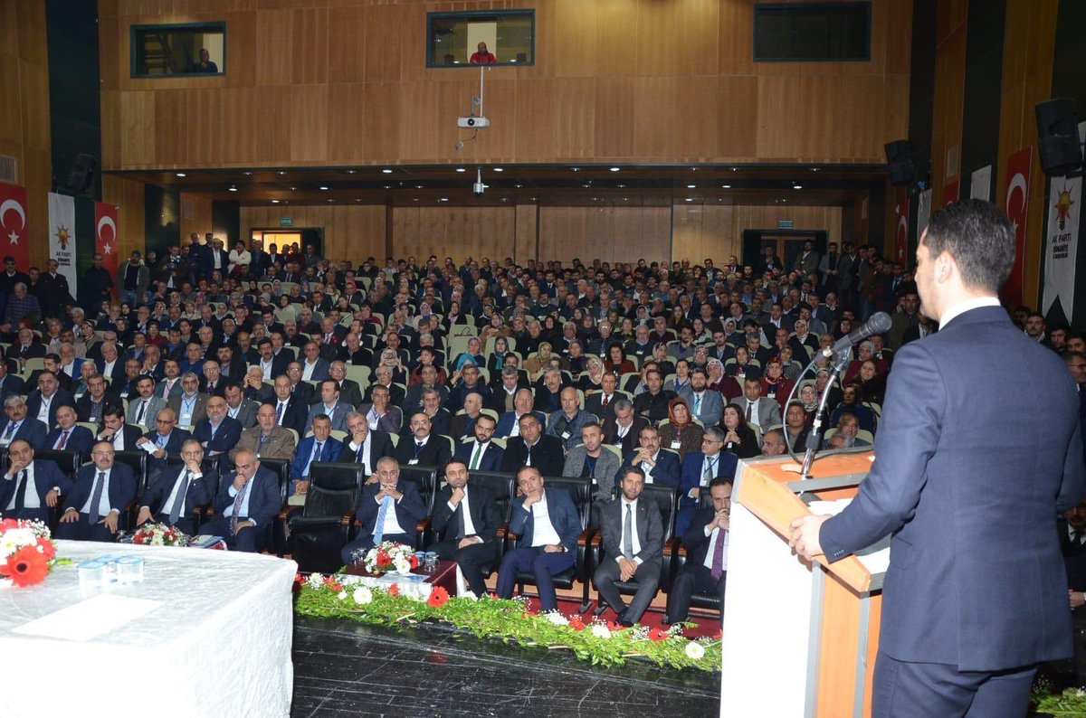 mehmetay01's tweet image. Osmaniye Danışma Meclisi’nde gençlik kolları başkanlarımızla güzel bir kare 😊 

Gençlerle birlikte geleceğe emin adımlarla yürüyoruz. Türkiye’nin aydınlık geleceğini birlikte inşa edeceğiz.