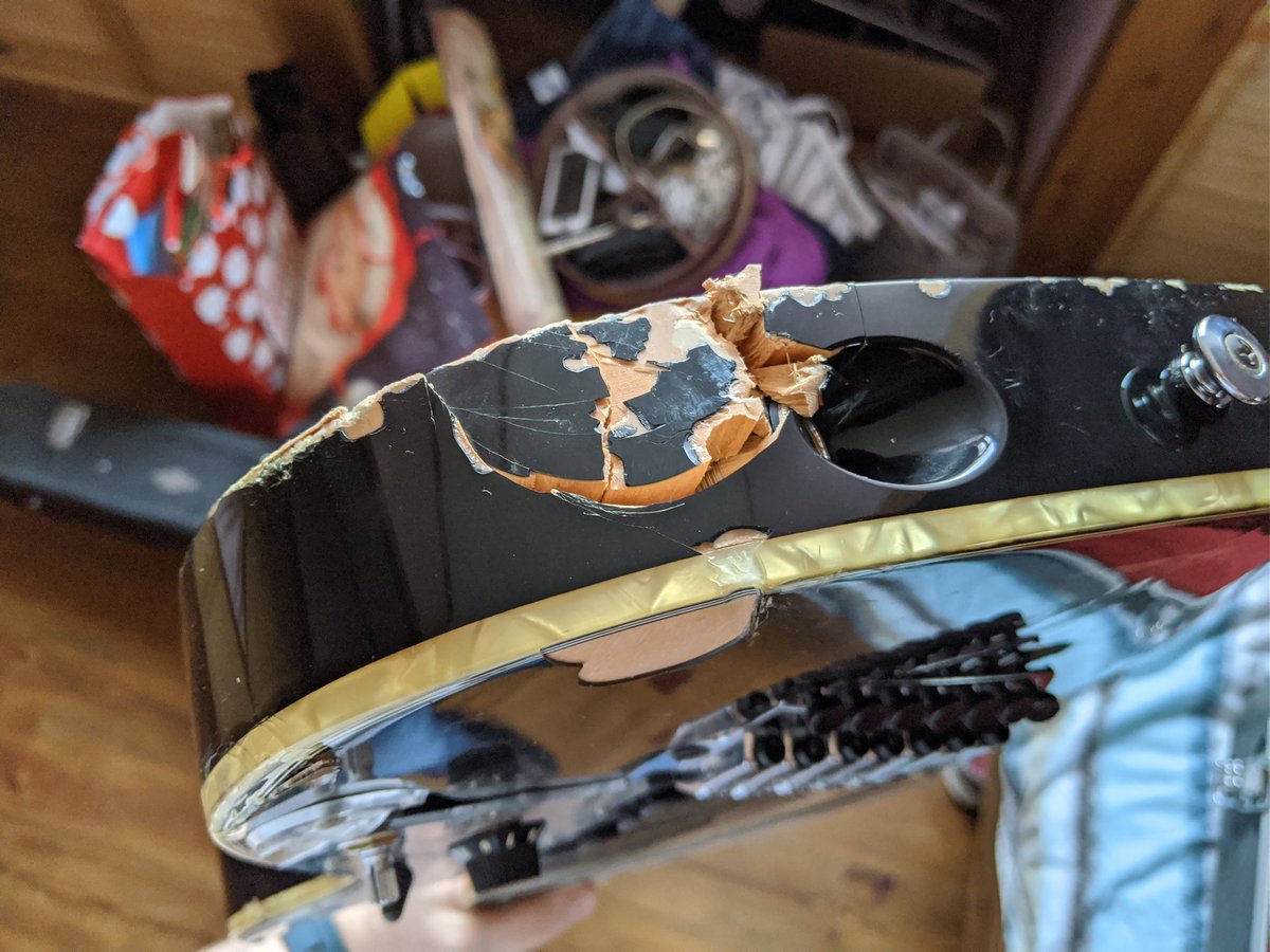 lukefowler01's tweet photo. @stevevai @ibanezofficial Need help with a major guitar repair! Brother has damaged his Universe because of difficulties with his mental health and his fingers not working as the should. Who can help me? I will pay I just want to take his pain away.

#ibanez #recovery https://t.co/Tok3IRHJH2