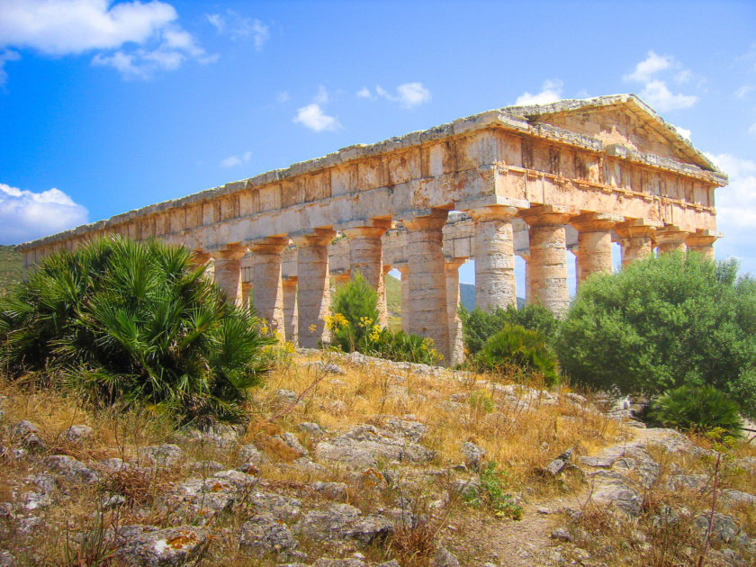CasaLettori's tweet photo. Vi aspetto con un nuovo gioco 

#UnVersoPerTe a #CasaLettori 

Se fate qualche RT ve ne sarò grata

Maria Anna

Tempio di Segesta https://t.co/8tN6IbhrVg
