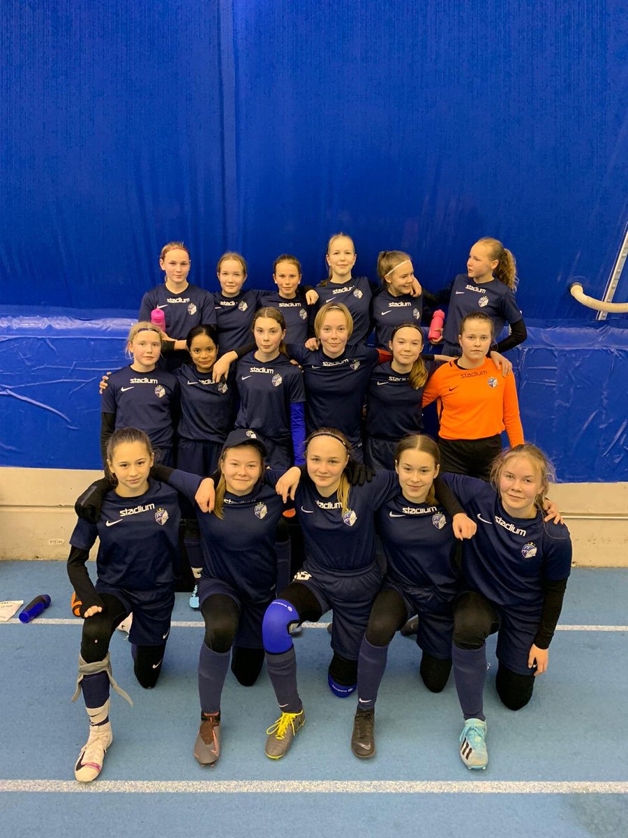 FCEspooT06's tweet photo. Tammiturnauksen ensimmäinen päivä takana! Kolme peliä ja kolme voittoa! VJS-FCE 0-1, FCE-JyPK 2-1, PEPO-FCE 0-3 ⚽️ Huikeeta! 💙 Huomenna jatketaan #suurellasydämellä #espoorules #fcespoot06 #fcet06 #fcespooedustust06 #tammiturnaus #imatra 
#tyttöfutis #together #weplaystrong ⚽️💙 https://t.co/R81Kn9O4jE
