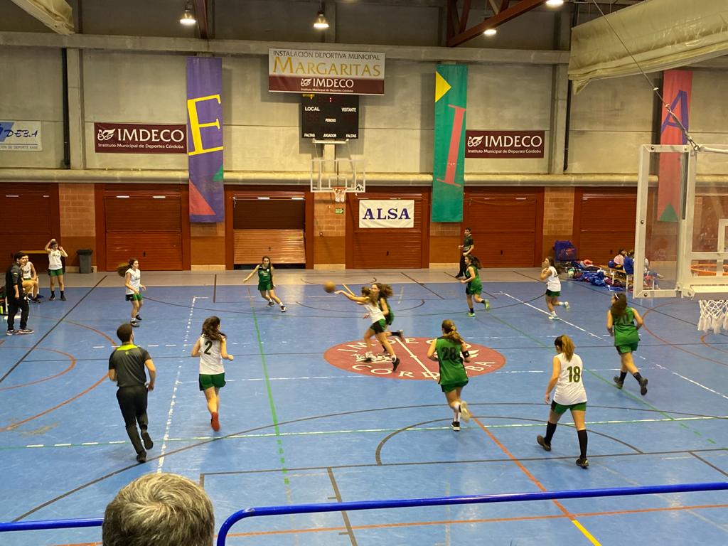 ucbcordoba's tweet photo. Esta mañana se han enfrentado los dos equipos cadetes del club, UCB #smurfitKappa - UCB #ofertel en Margaritas, debido a la lluvia.
Un partido muy intenso y rápido, en el que los dos equipos han dejado ver su mejor versión.
#somosUCB https://t.co/WJmjGcNUSt