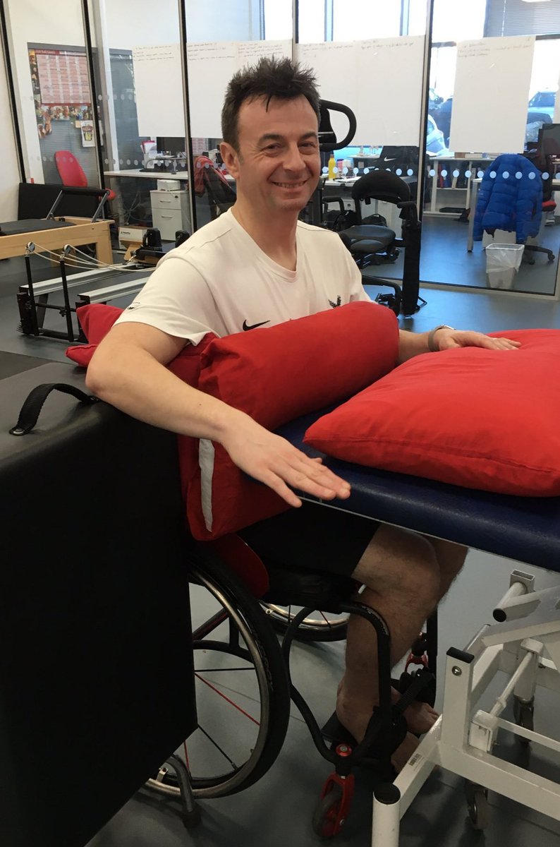 SheffSportsDoc's tweet photo. Med students & junior Drs interested in SEM, never underestimate the value of interdisciplinary education👨🎓. Great day of learning & reflection on impairment specific MSK considerations as the 'token' Dr on @eis2win elite para-sport physio course #eisESPA #sem #cpd #mdt https://t.co/byTjMPZuNi