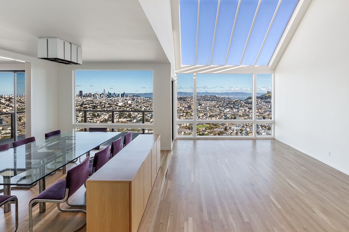 MontgomeryLeeSF's tweet photo. Congrats to our Sellers for selling this off-market property more than 12% of list price at $5M! With panoramic views of SF this home on Beacon was sure to go quick! 🥂🍾 https://t.co/gYzxzKo00j
